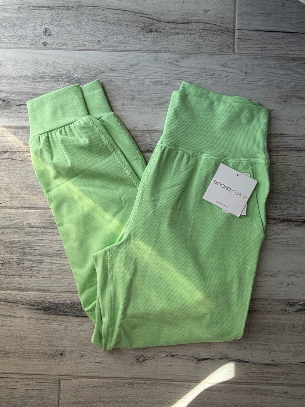 Beyond Yoga High-Waist Green Joggers